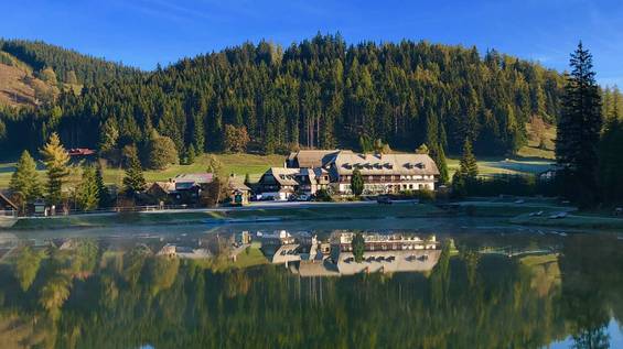 Teichalmsee mit Blick auf das Hotel Teichwirt